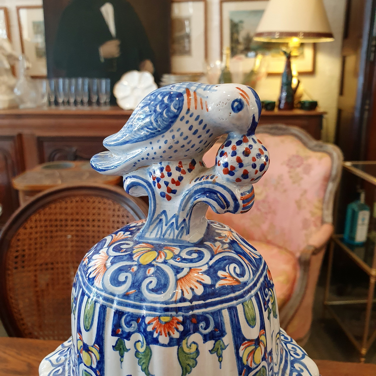 Miguel Meirelles Antiques - A pair of Delft Polychrome Vases